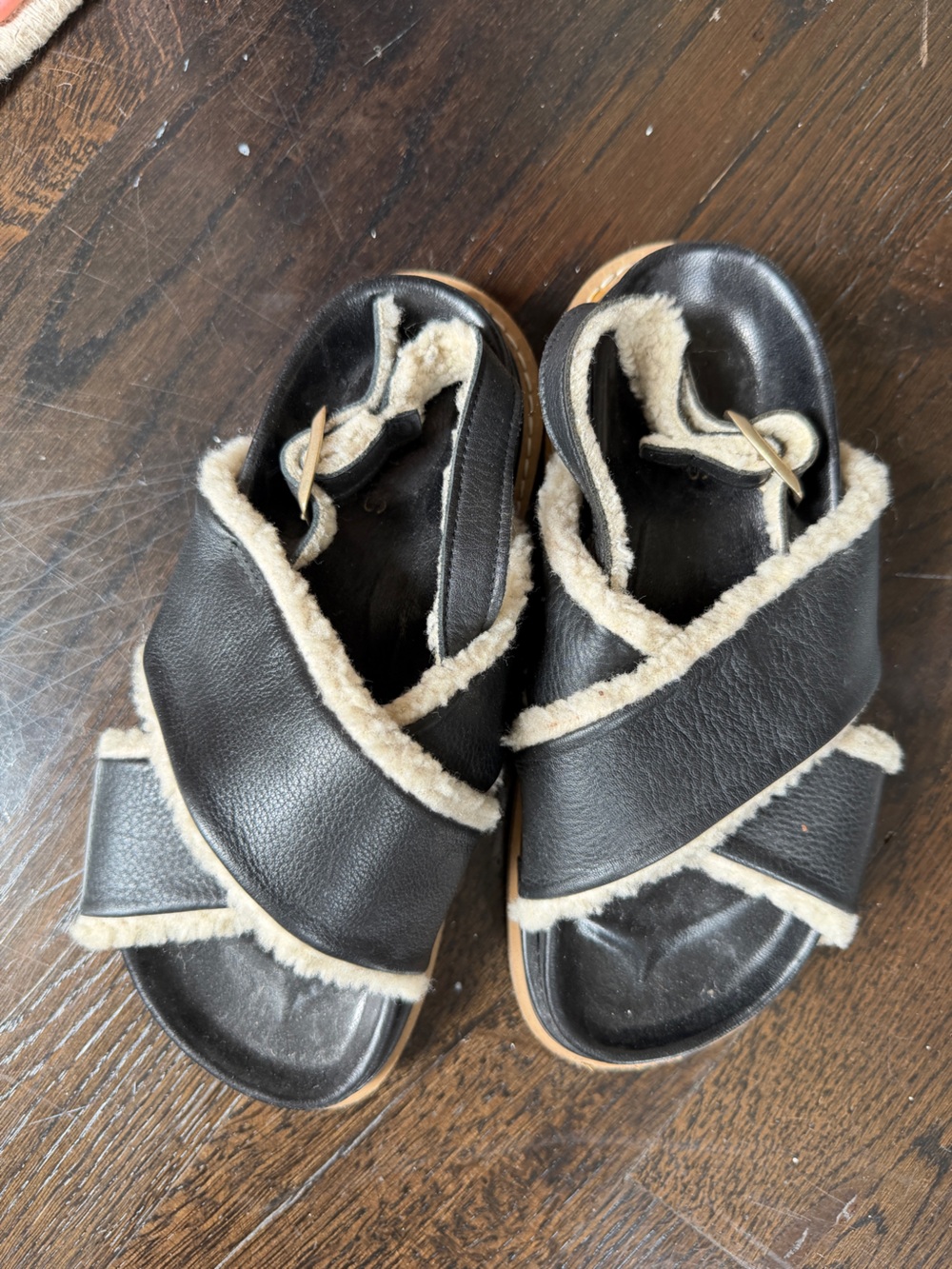 ALOHAS Black and Cream Shearling-Trim Slide Sandals